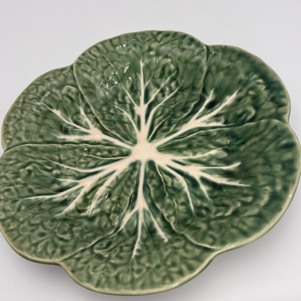 Bordallo Pinheiro Cabbage Leaf 9.25 Inch Luncheon Plate Green Vintage Crazing - Picture 5 of 10